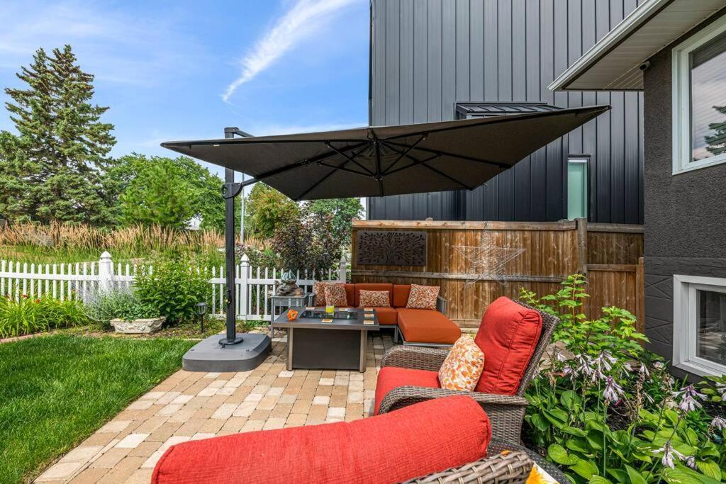 Yeg Chic Luxury Accommodation 에드먼턴 외부 사진